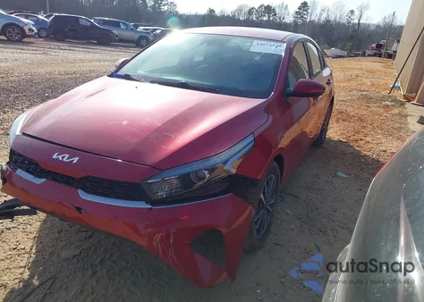 2022 Kia Forte Lxs z USA, uszkodzony, nr VIN 3KPF24AD2NE493367